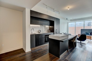 Lake Condo For Sale in Montréal (Ville-Marie),