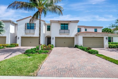 Lake Townhome/Townhouse For Sale in Boca Raton, Florida