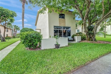 (private lake, pond, coastal) Condo For Sale in Naples Florida