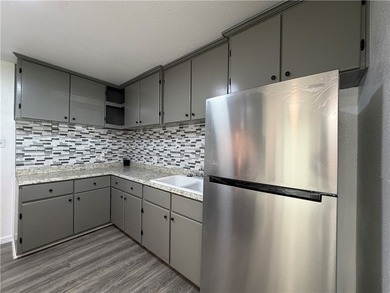 Remodeled and updated two bedroom one bath house on a large lot - photo 11
