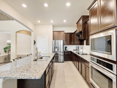 Welcome to this spacious and well-appointed home in Oak Point - photo 11