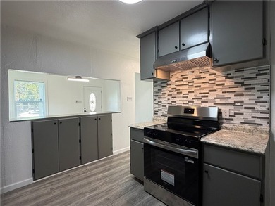 Remodeled and updated two bedroom one bath house on a large lot - photo 12