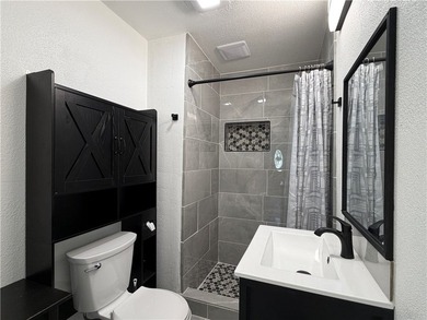 Remodeled and updated two bedroom one bath house on a large lot - photo 15