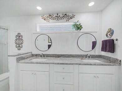Welcome to this beautifully upgraded 3-bedroom, 2-bathroom home - photo 16