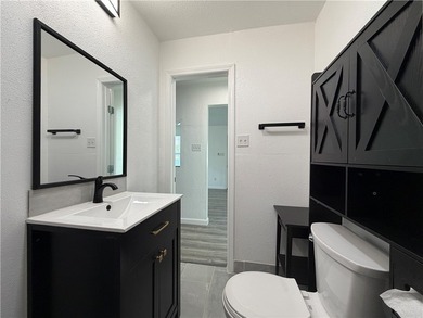 Remodeled and updated two bedroom one bath house on a large lot - photo 17