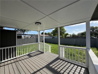 Remodeled and updated two bedroom one bath house on a large lot - photo 21