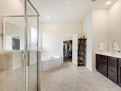 Welcome to this spacious and well-appointed home in Oak Point - photo 22