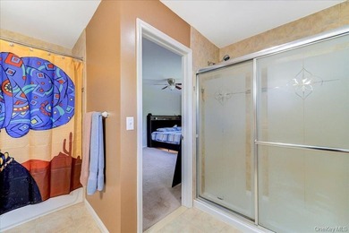 Move right into this beautifully maintained townhouse in the - photo 23