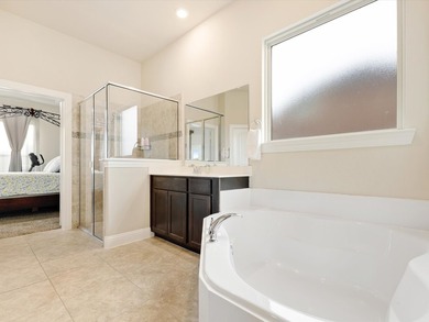 Welcome to this spacious and well-appointed home in Oak Point - photo 23