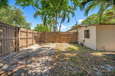 Welcome to this stunning 3-bedroom, 3-bathroom home tucked into - photo 25