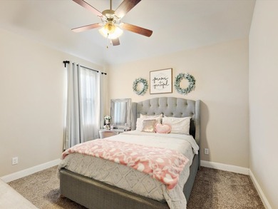 Welcome to this spacious and well-appointed home in Oak Point - photo 28