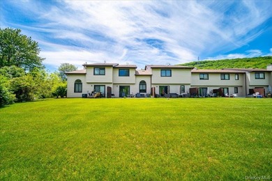 Move right into this beautifully maintained townhouse in the - photo 30