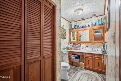 Welcome to your own private retreat! Situated on approximately 8 - photo 33