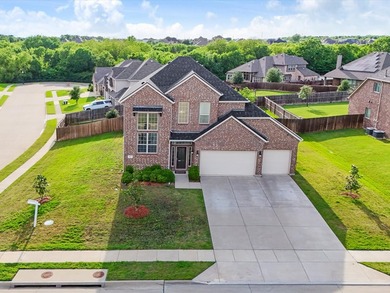 Welcome to this spacious and well-appointed home in Oak Point - photo 39