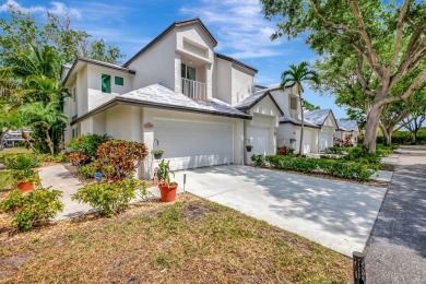 Lake Townhome/Townhouse For Sale in Boca Raton, Florida