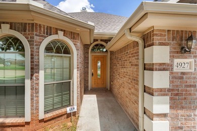 Beautifully designed home featuring freshly installed carpet - photo 2
