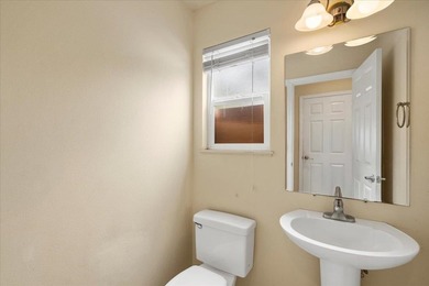 Calling all Savvy Investors and 1st time homebuyers! Great - photo 14
