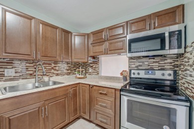 Lake Condo For Sale in West Palm Beach, Florida