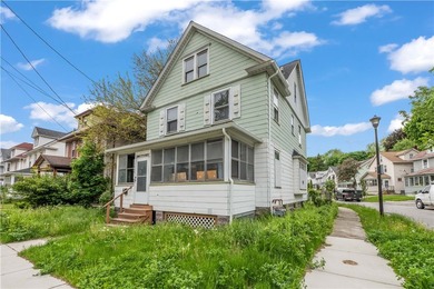 Amazing investment opportunity awaits. This 2 unit upper/lower - photo 3