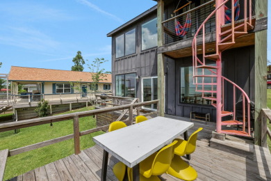 Contemporary Waterfront Home - photo 23