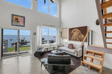 Contemporary Waterfront Home - photo 3