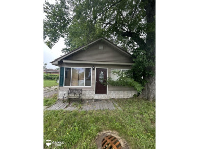 Houghton Lake Home Active Under Contract in Houghton Lake Heights Michigan