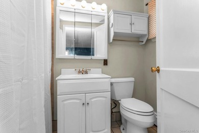 LEGAL ACCESSORY APARTMENT in this 2200 Sq Ft Hi-Ranch! Featuring - photo 14