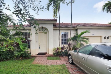 Lake Townhome/Townhouse For Sale in Pembroke Pines, Florida
