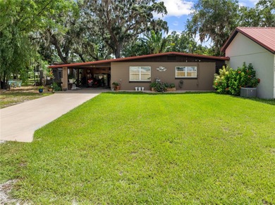 Fabulous Alligator Lake Property The property has a 2 bedroom 2 - photo 2