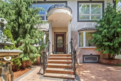 Discover this stunning one-family detached home on a 40x100 lot - photo 5