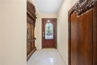 Discover this stunning one-family detached home on a 40x100 lot - photo 6