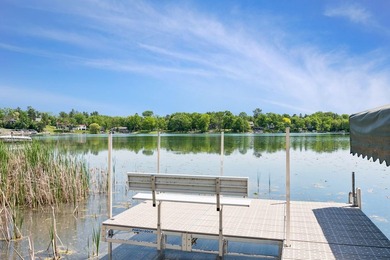 Welcome to your ultimate waterfront oasis on highly sought-after - photo 2