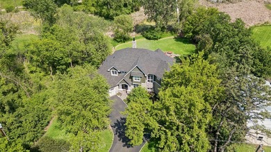 Welcome to your ultimate waterfront oasis on highly sought-after - photo 4