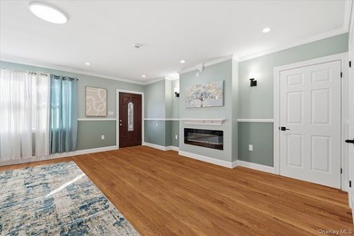 Welcome to this stunning duplex, meticulously done with high-end - photo 2