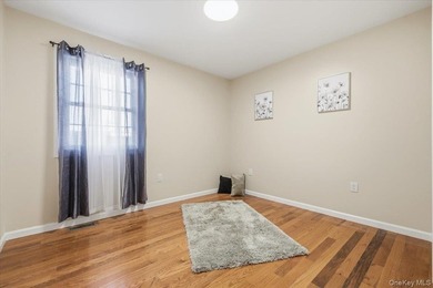 Welcome to this stunning duplex, meticulously done with high-end - photo 9