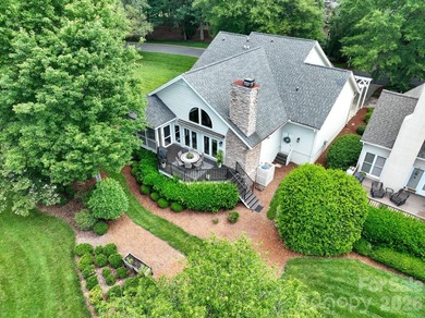 Savor summertime on Badin Lake in your fully renovated cottage - photo 3