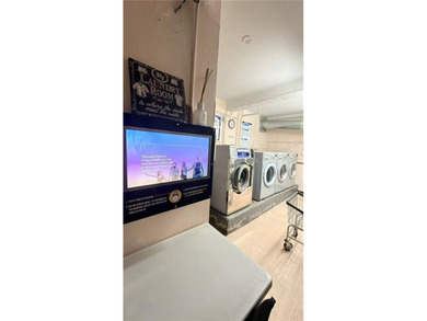 Marine Park/Flatland Location. Beautiful 2 bedroom co-op in