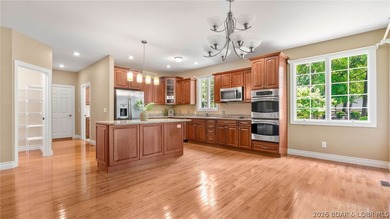 Perfectly situated on the 9th hole of Oak Creek Golf Course in a - photo 20