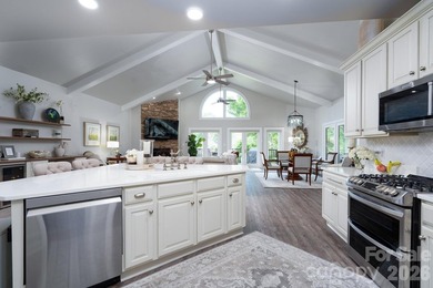 Savor summertime on Badin Lake in your fully renovated cottage - photo 10