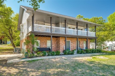 Lake Home For Sale in Pottsboro, Texas