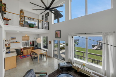 Contemporary Waterfront Home - photo 4