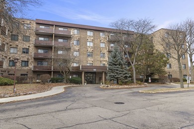 Lake Cosman  Condo For Sale in Elk Grove Village Illinois