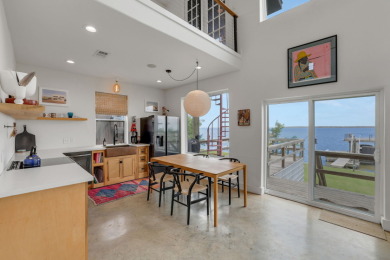 Contemporary Waterfront Home - photo 8