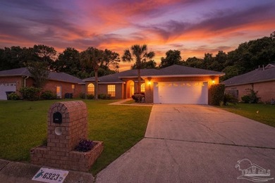 Who says you can't have it all? This 4 bed 3 bath beauty serves - photo 3