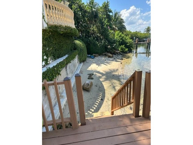 Consists of 1 FEE SIMPLE privately owned water lot plus small - photo 7