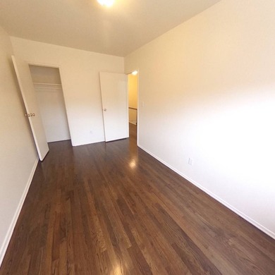 Beautiful one-family brick home and a quiet, well-kept block - photo 22