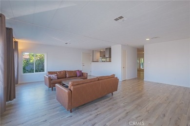 This beautiful home is located in the desirable Skyline mobile - photo 5
