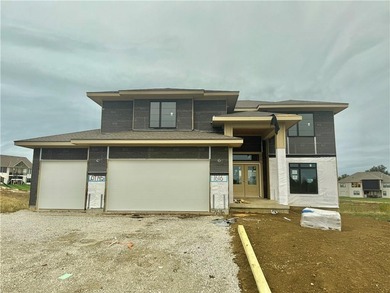 (private lake, pond, creek) Home For Sale in Kansas City Missouri