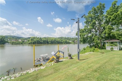**GREAT DEAL! PRICED BELOW RECENT APPRAISAL** Welcome to this - photo 4
