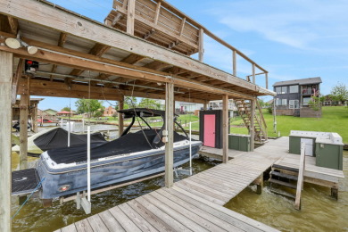 Contemporary Waterfront Home - photo 24